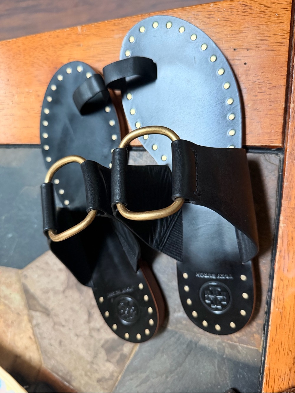 Tory Burch Black Leather Sandals 10 Gold Ring Studded Flat Slide Toe Loop